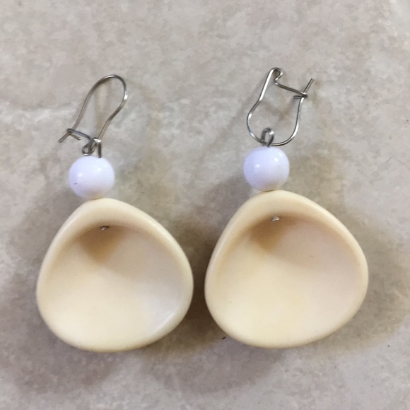 SHELL EARRINGS - Picture 3 of 8